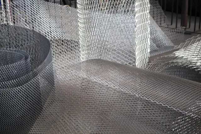 Produkcja siatki ogrodzeniowej: ile zarobisz na własnej firmie w branży