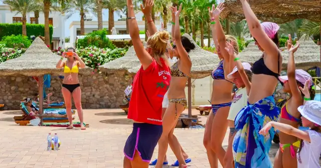 Ile zarabia animator w hotelu? Fakty, które mogą Cię zaskoczyć