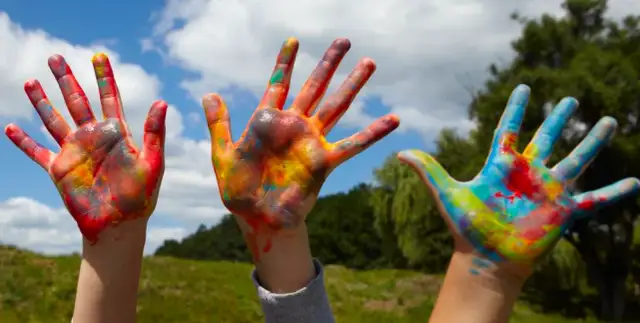 Kreatywny rozwój na obozach rysunkowych