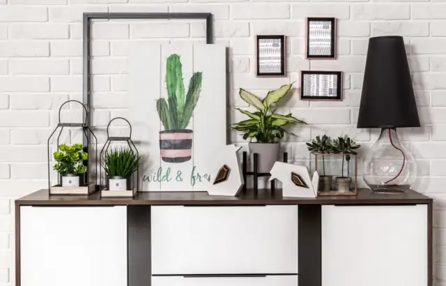 Jak wykorzystać wolny róg salonu? Kreatywne pomysły na aranżację