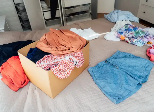 Gdzie wyrzucać ubrania i buty? Sprawdź nowe zasady segregacji