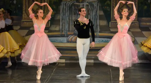 Jezioro Łabędzie streszczenie: Miłość, zdrada i tragiczne zakończenie