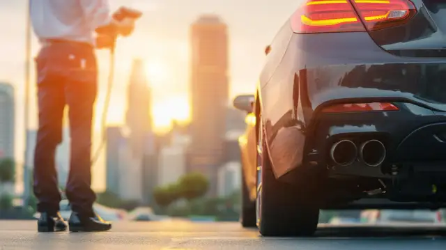 Spaliny samochodowe: przyczyny, diagnostyka problemów i naprawa układu