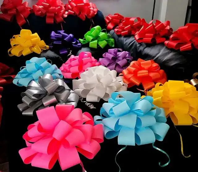 Jak zrobić dużą kokardę na prezent, która zachwyci każdego obdarowanego