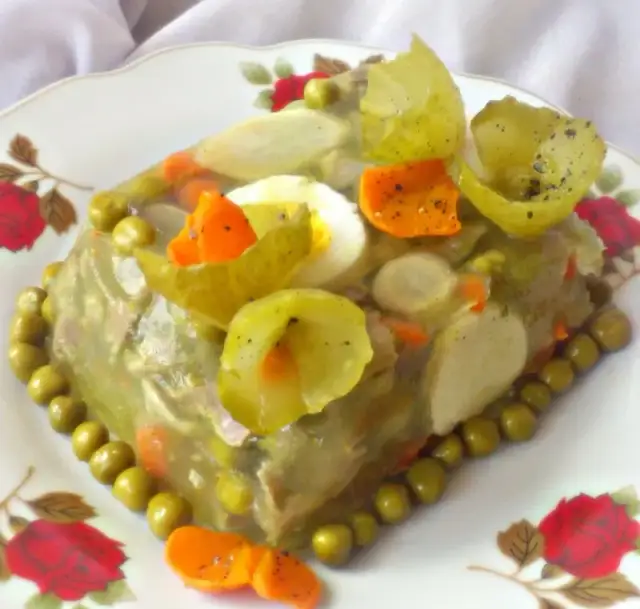 Galaretka z żołądków drobiowych - prosty przepis na smaczną przekąskę