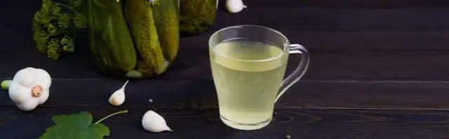 Ile soku z kiszonych ogórków pić dziennie? Zalecenia i przeciwwskazania