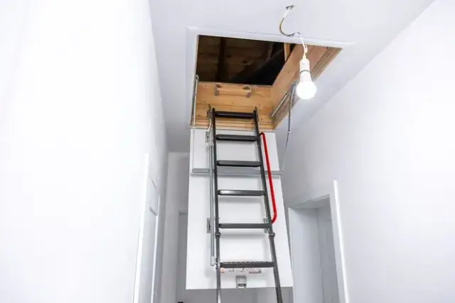 Jak zamontować właz na strych – prosta instrukcja krok po kroku