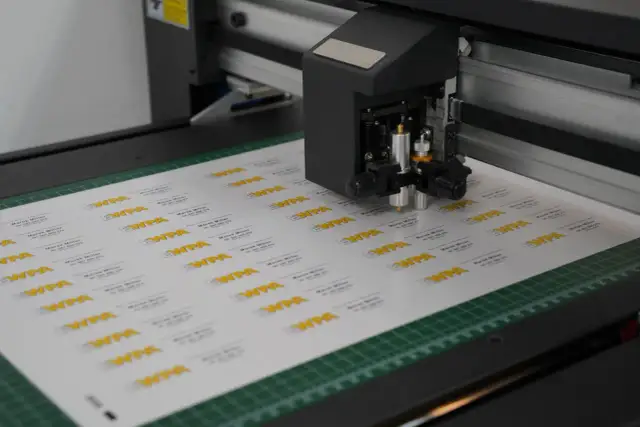 Druk na folii samoprzylepnej w Poznaniu - najlepsze usługi i porady