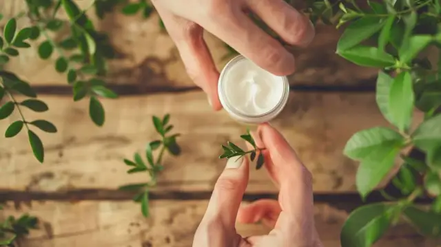 Atopowe zapalenie skóry na rękach dorosłych - strategie radzenia.