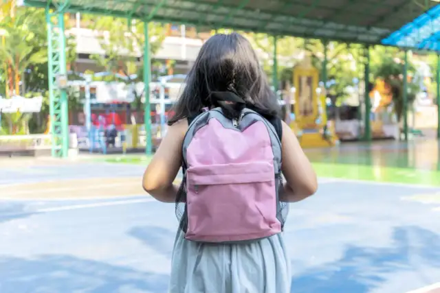Kiedy dziecko może samo chodzić do szkoły? Bezpieczeństwo i odpowiedzialność rodziców
