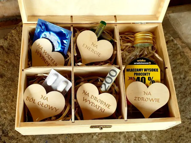 Co kupić żonie na 40 urodziny? Niespodzianki, które na pewno ją wzruszą