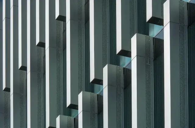 Producent profili aluminiowych a zrównoważony rozwój – czy aluminium może być ekologiczne?