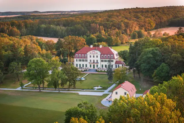 Pałac Radomiłów - wyjątkowe miejsce na wesele w historycznych wnętrzach