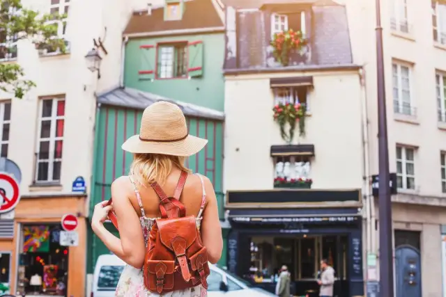 Ile trwa lot z Gdańska do Paryża? Sprawdź czas przelotu i więcej