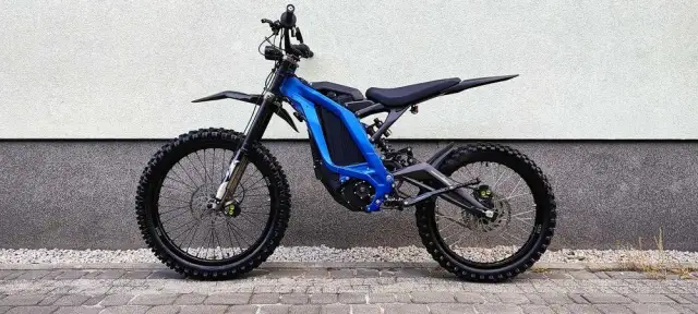 Ile kosztuje motorower? Sprawdź ceny modeli i co wpływa na koszt