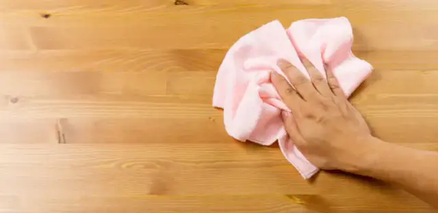 Jak usunąć pronto z parkietu? Skuteczne metody i porady dla ciebie