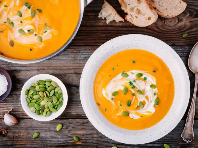 Jaka dynia najlepsza na zupę krem? Odkryj idealne odmiany do zupy