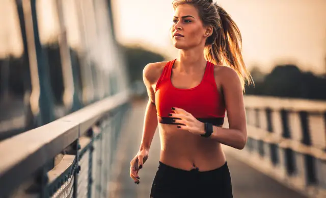 Ile trzeba biegać, żeby schudnąć 5 kg? Sprawdź skuteczne metody