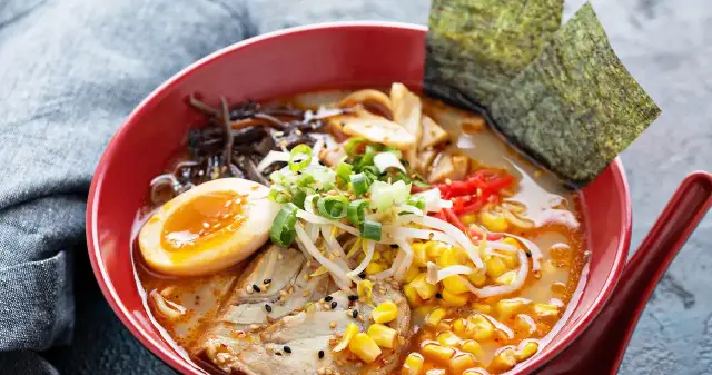 Jaki makaron do ramen: Wybierz najlepszy rodzaj do idealnej zupy