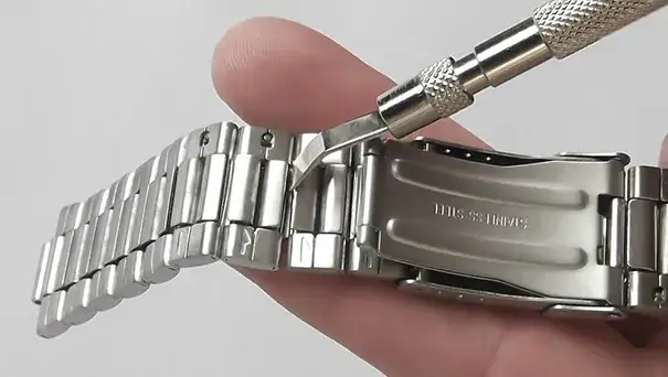 Jak szybko skrócić bransoletę w zegarku casio damskim bez uszkodzeń