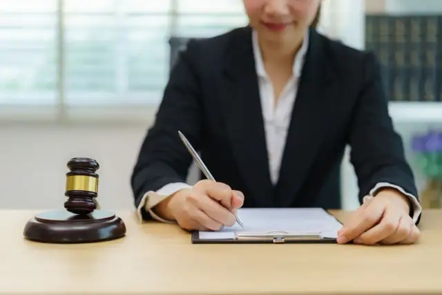 Co to jest notariusz i jakie ma znaczenie w prawie?