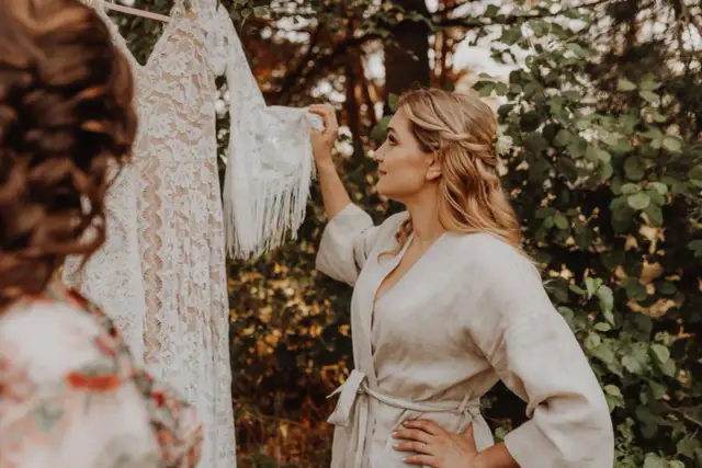 Jak ubrać się na wesele w stylu boho i uniknąć modowych wpadek – porady i inspiracje