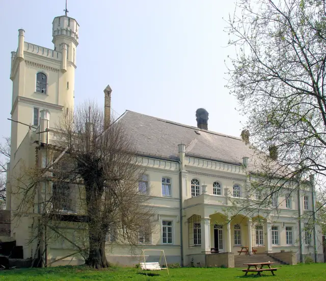 Pałac w Rybokartach: Historia, architektura i tajemnice zabytku