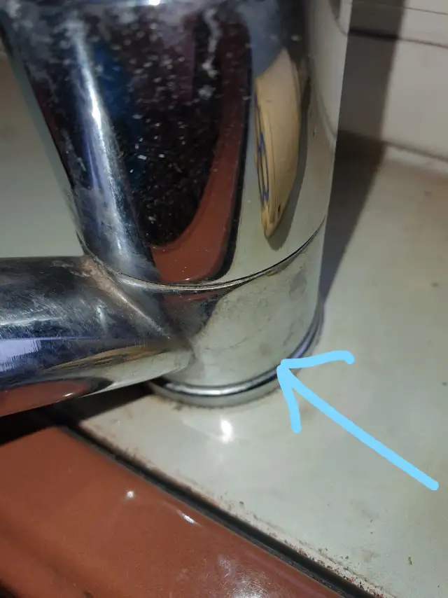 Jak łatwo odkręcić kran w umywalce bez uszkodzeń i problemów – krok po kroku