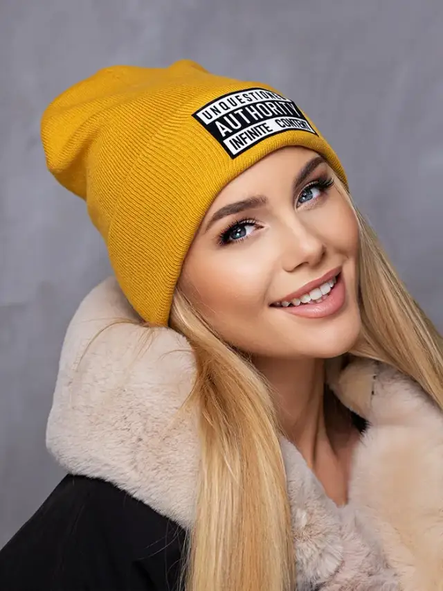 Co to czapka beanie? Poznaj cechy i zalety tego nakrycia głowy