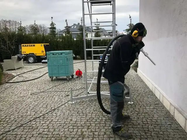 Skuteczne czyszczenie elewacji z błota: proste metody i sprawdzone sposoby