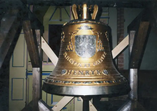 Dlaczego biją dzwony w kościele o 21? Wyjaśnienie tradycji i symboliki