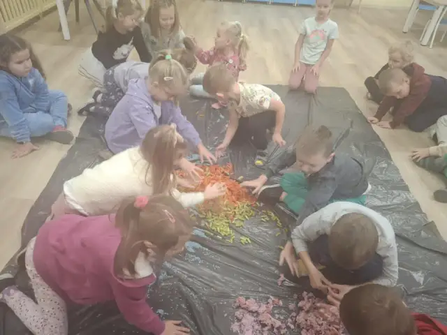 Zajęcia sensoryczne z makaronem: kreatywne pomysły dla dzieci