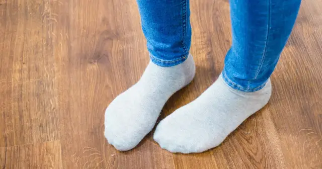 Jak wygotować skarpetki w garnku, aby skutecznie je wybielić