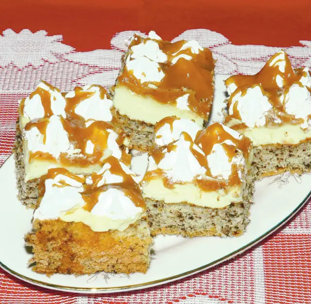 Przepis na ciasto toffi z bezami, które zachwyci Twoich gości