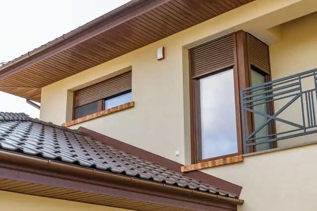 Mahoniowe okna jaka elewacja – idealne kolory dla eleganckiego domu