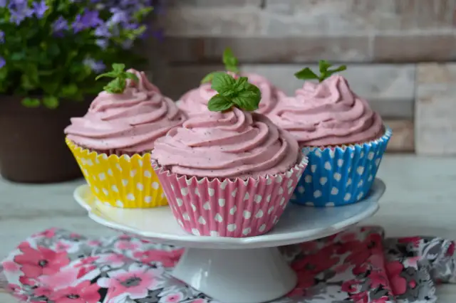 Jak nadziać babeczki kremem: proste sposoby na idealne wypełnienie