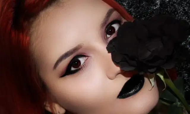 Skuteczne sposoby na usunięcie szminki z ubrania – uniknij trwałych plam!