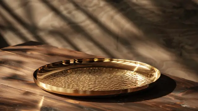 Tace z metalu i mosiądzu: jak dodają blasku i elegancji domowi?