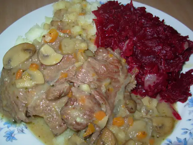 Jak zrobić pyszny sos z łopatki – prosty przepis na aromatyczny dodatek do dań