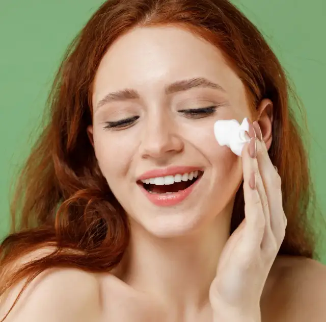 Krem z konopi: Naturalne rozwiązanie na problemy skórne i ich objawy