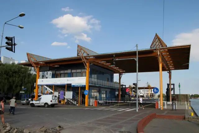 Prom Karsibór ile samochodów - poznaj pojemność i szczegóły transportu