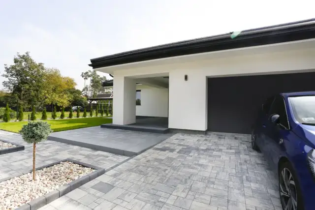 Jaki materiał na podjazd? Odkryj najlepsze opcje i uniknij błędów