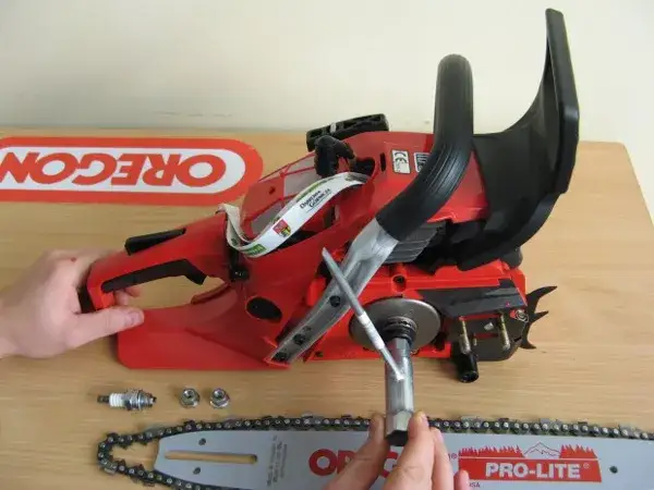 Jak ściągnąć sprzęgło w pile spalinowej - krok po kroku bez frustracji