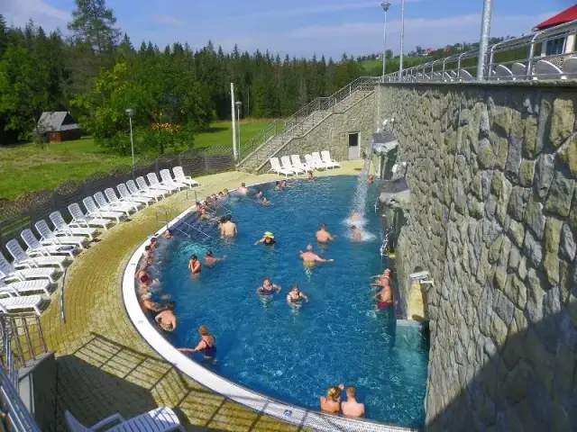 Gdzie lepiej na termy: Białka czy Bukowina? Porównanie atrakcji i opinii