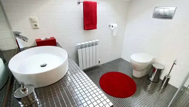 Jak skutecznie posprzątać łazienkę: 10 sprawdzonych sposobów