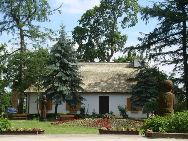 Gdzie urodził się Henryk Sienkiewicz? Odkryj jego fascynujące życie