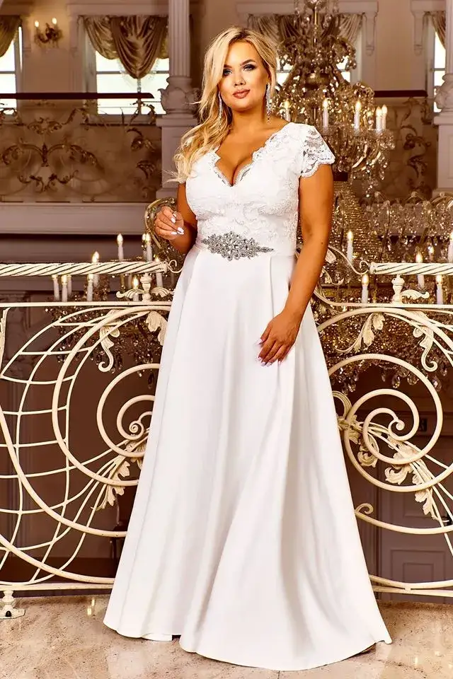 Jaką suknię ślubną dla puszystej wybrać, by wyglądać olśniewająco?