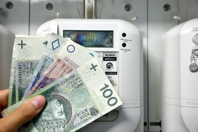 Jak otrzymać zwrot za prąd: kompletny poradnik zwrotów i nadpłat za energię