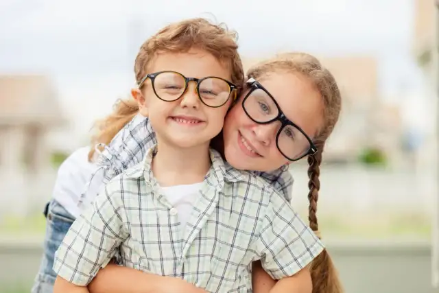 Jakie okulary powinno nosić dziecko?
