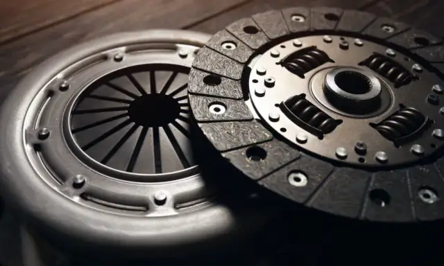 Ile kosztuje wymiana sprzęgła? Sprawdź ceny i uniknij niepotrzebnych wydatków